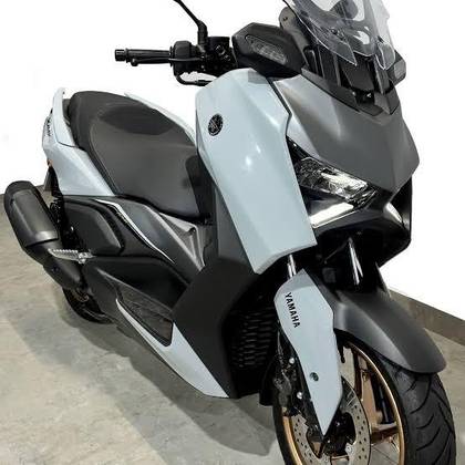 YAMAHA XMAX 300 CONNECTED ABS YAMAHA XMAX 300 CONNECTED ABS
